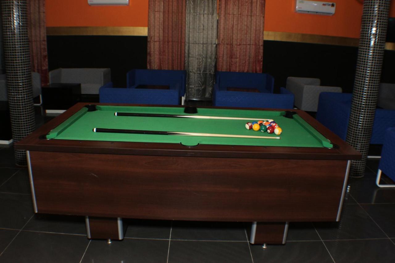Royal Blue Guest House & Bar Lome Ngoại thất bức ảnh