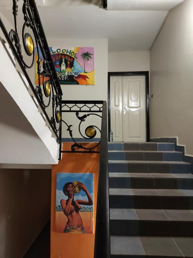 Royal Blue Guest House & Bar Lome Ngoại thất bức ảnh